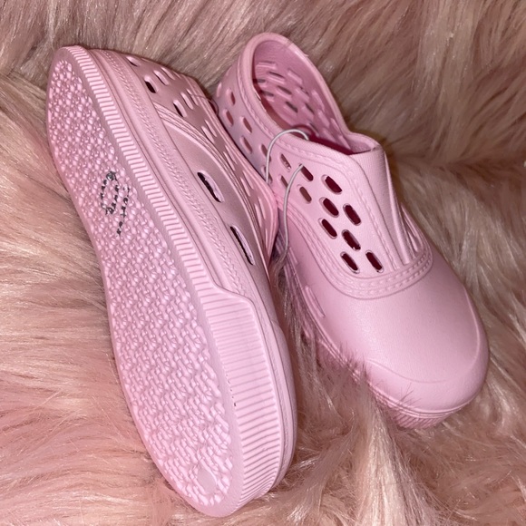 Pink Water Shoes Size 10 Brand New - Picture 2 of 2